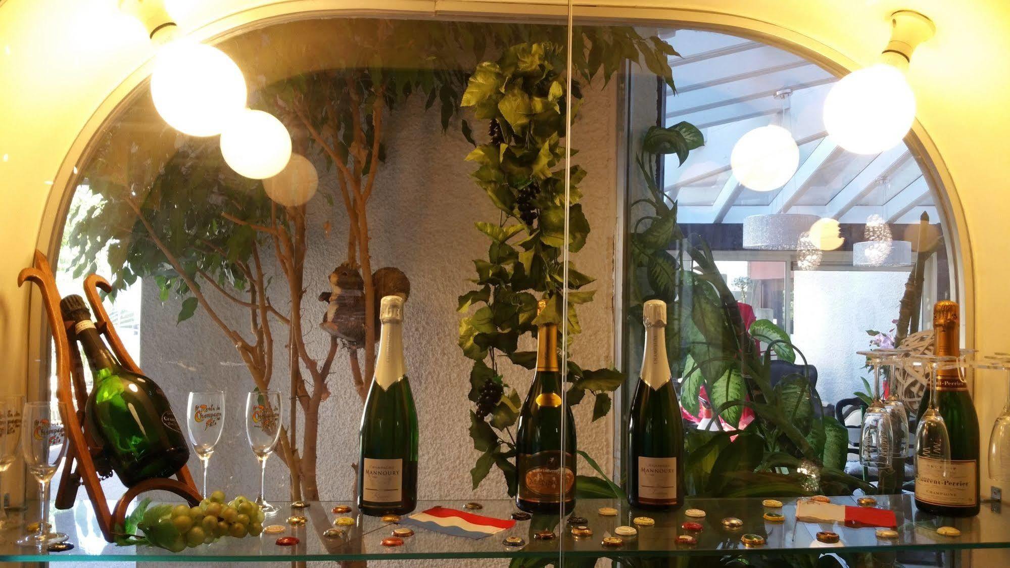 桑特雷格尼酒店 Les Noes-pres-Troyes 外观 照片